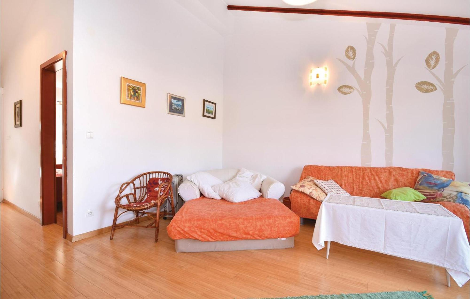 2 Bedroom Gorgeous Apartment In Stomorska Bagian luar foto